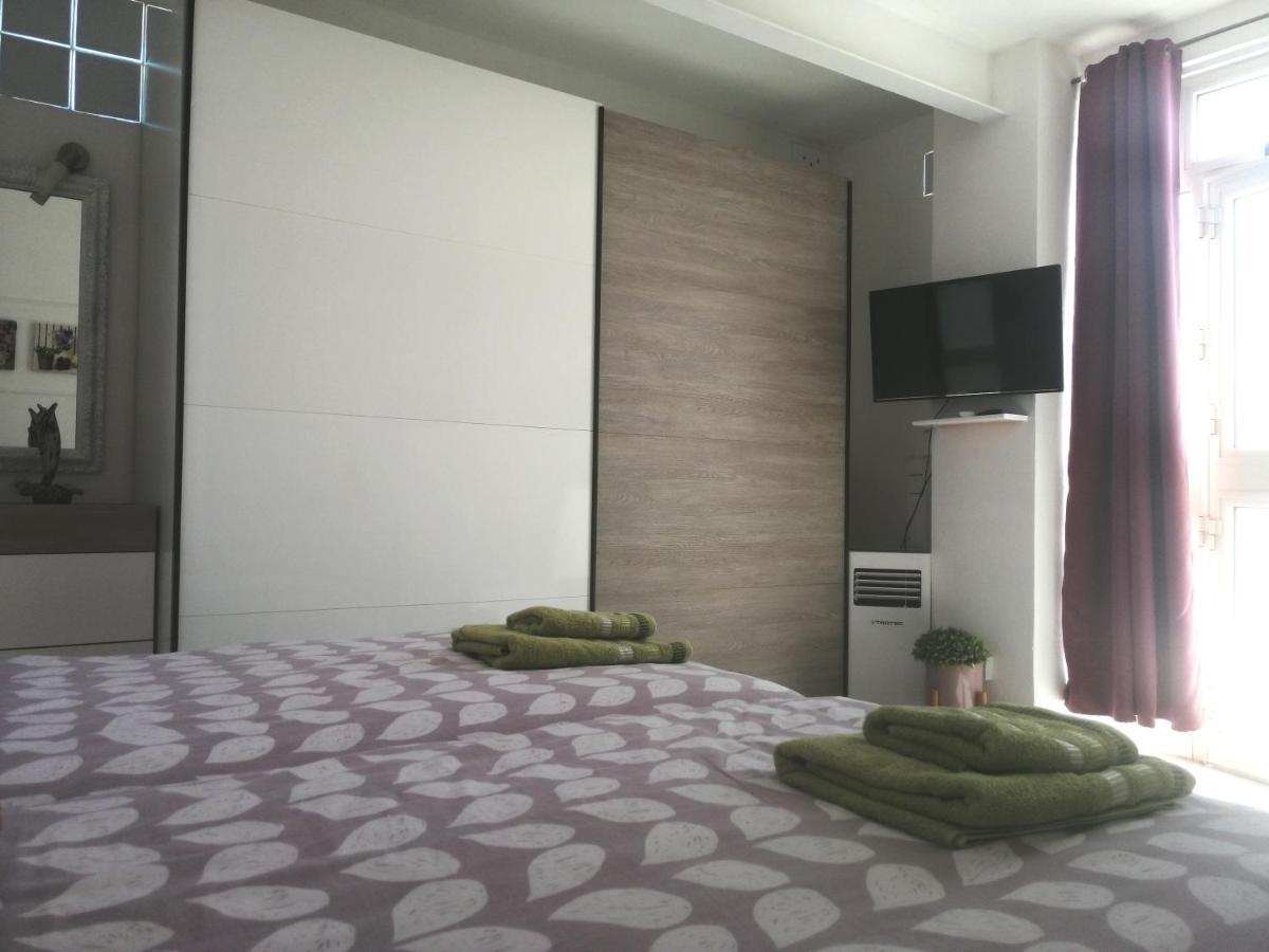 מוסטה Studio Apartment With Private Terrace, Jacuzzi & Views מראה חיצוני תמונה